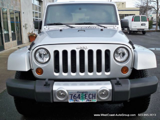 2011 Jeep Wrangler Unlimited 1500 Extended Cargo Clean