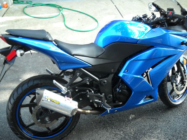 2008 Kawasaki Ninja 250 Gl320 4matic 4dr 3.0L Bluetec 4x4 SUV