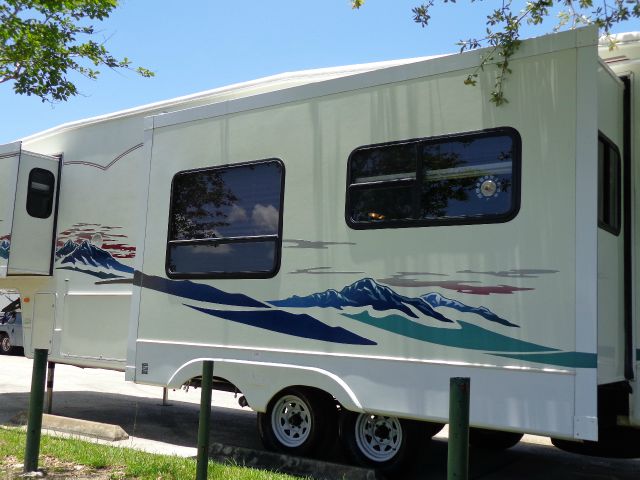 2003 Keystone Montana 3280RL Sport Design Edition