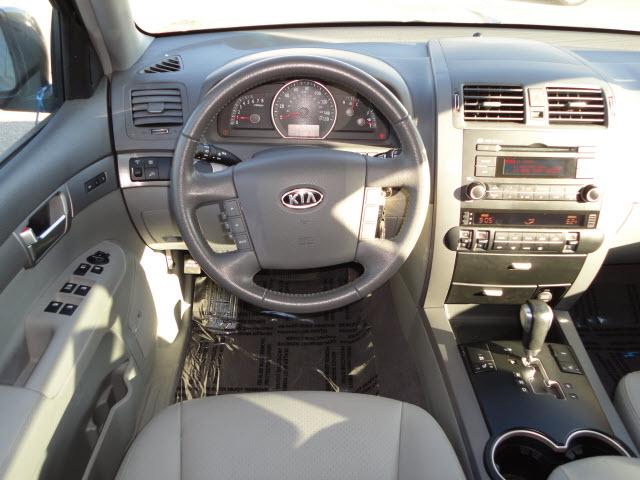 2009 Kia Borrego Unknown