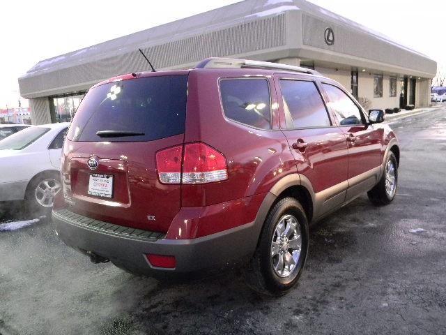 2009 Kia Borrego BASE LS XTR