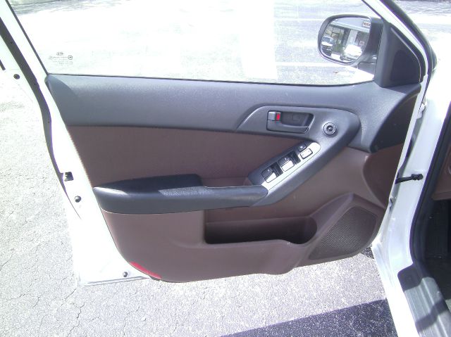 2010 Kia Forte Open-top