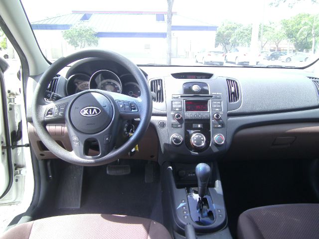 2010 Kia Forte Open-top