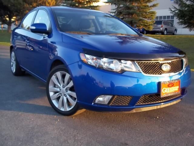 2010 Kia Forte AWD, REAR DVD, Navigation, 3RD ROW, Mem/heat Seats