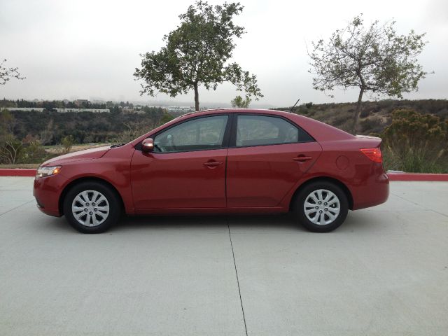 2010 Kia Forte CXL Minivan 4D