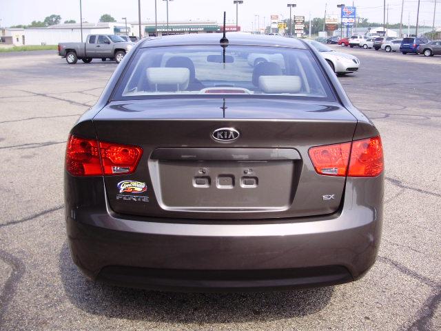 2010 Kia Forte Open-top