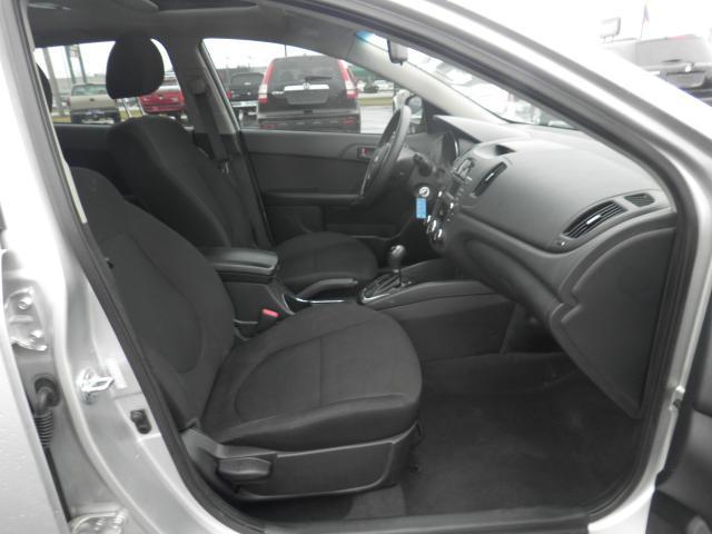 2011 Kia Forte Open-top