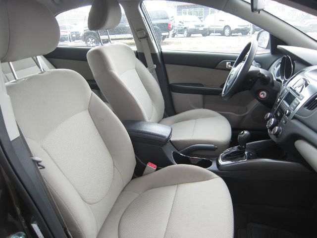 2013 Kia Forte Open-top