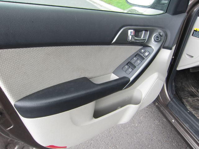 2013 Kia Forte Open-top