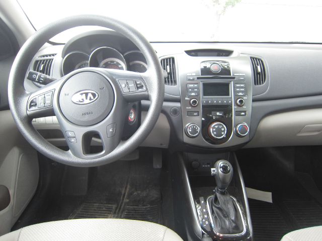 2013 Kia Forte Open-top