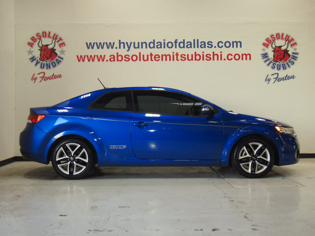 2010 Kia Forte Koup AWD, REAR DVD, Navigation, 3RD ROW, Mem/heat Seats