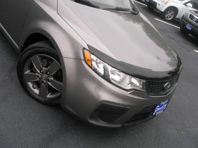 2010 Kia Forte Koup 528xi AWD