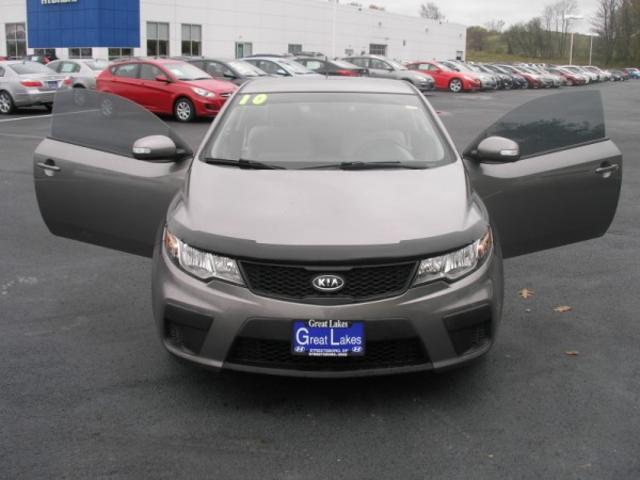 2010 Kia Forte Koup 528xi AWD