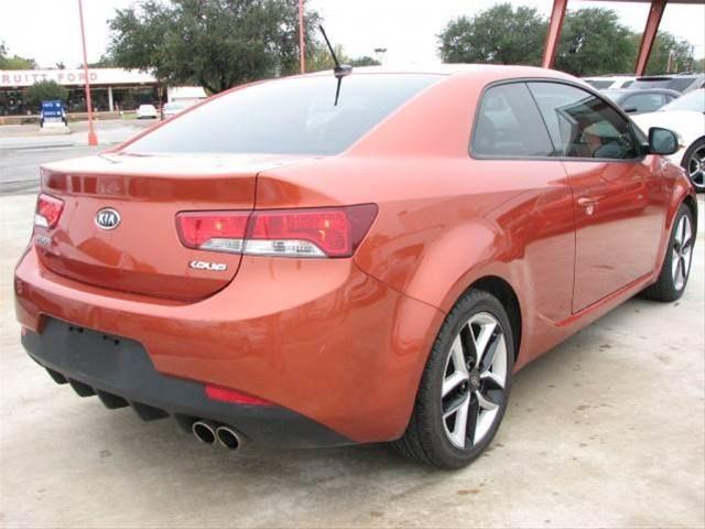 2010 Kia Forte Koup AWD, REAR DVD, Navigation, 3RD ROW, Mem/heat Seats