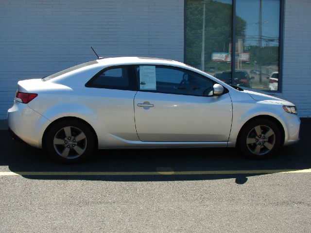 2010 Kia Forte Koup Open-top