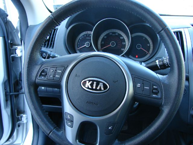 2010 Kia Forte Koup Open-top