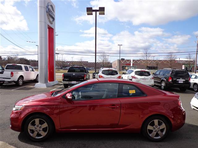 2010 Kia Forte Koup Open-top