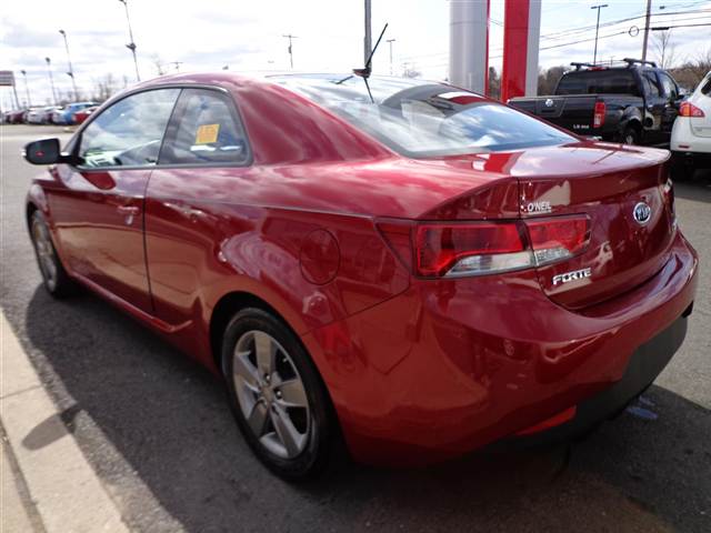 2010 Kia Forte Koup Open-top