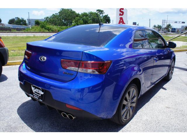 2011 Kia Forte Koup AWD, REAR DVD, Navigation, 3RD ROW, Mem/heat Seats