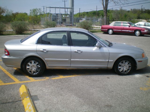 2004 Kia Optima Open-top