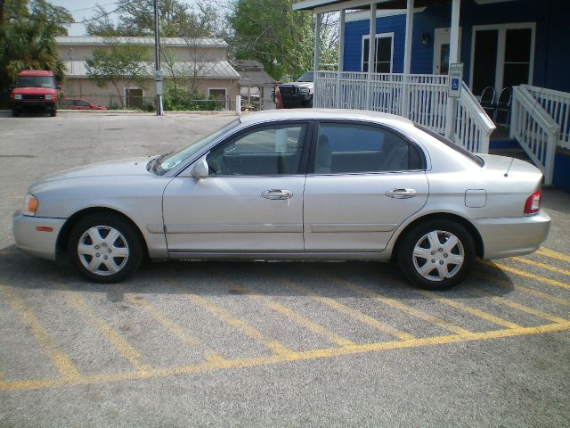 2004 Kia Optima Open-top