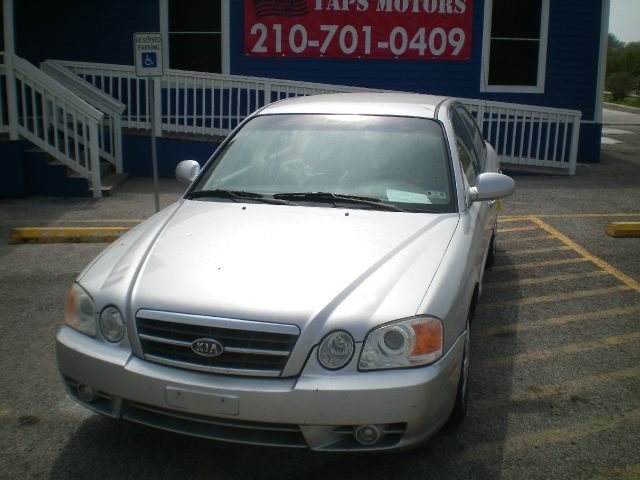 2004 Kia Optima Open-top