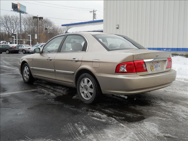 2004 Kia Optima Open-top