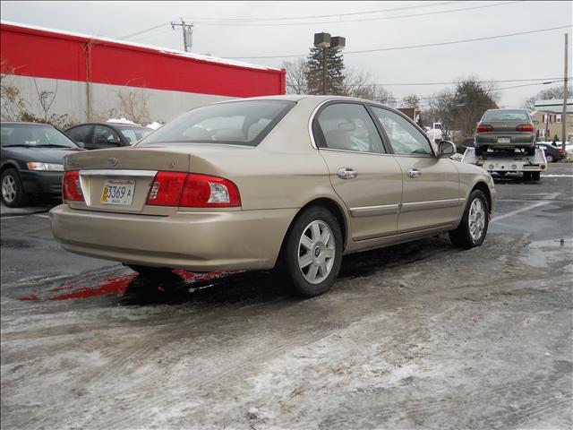 2004 Kia Optima Open-top