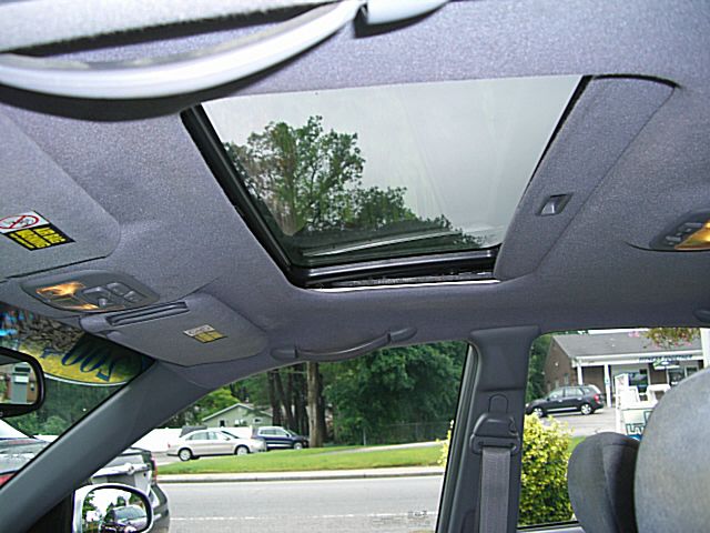 2004 Kia Optima Open-top