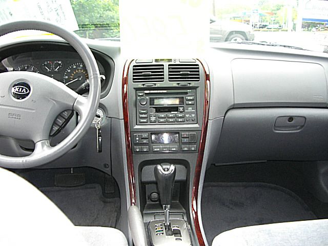 2004 Kia Optima Open-top