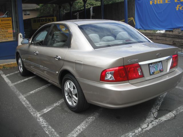 2004 Kia Optima Open-top