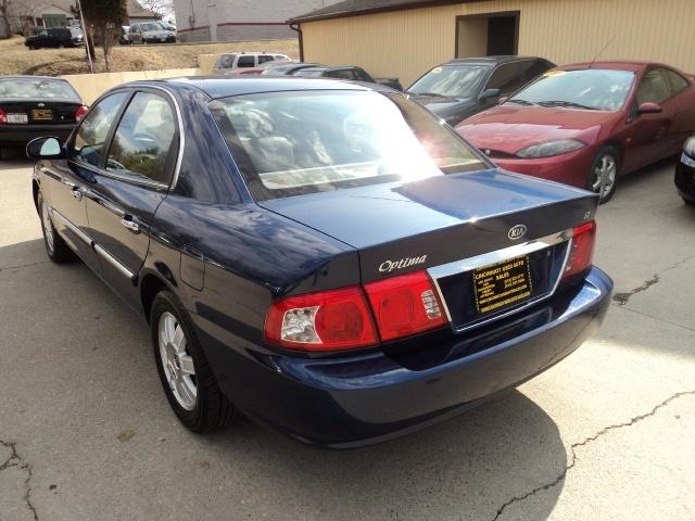 2004 Kia Optima Open-top