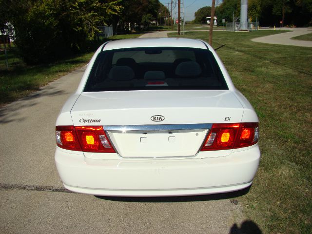 2004 Kia Optima Open-top