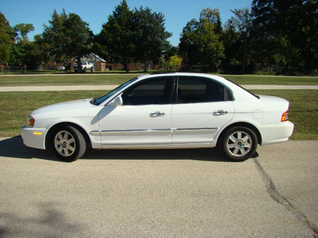 2004 Kia Optima Open-top