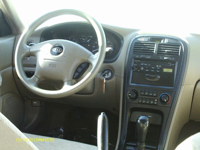 2005 Kia Optima Open-top