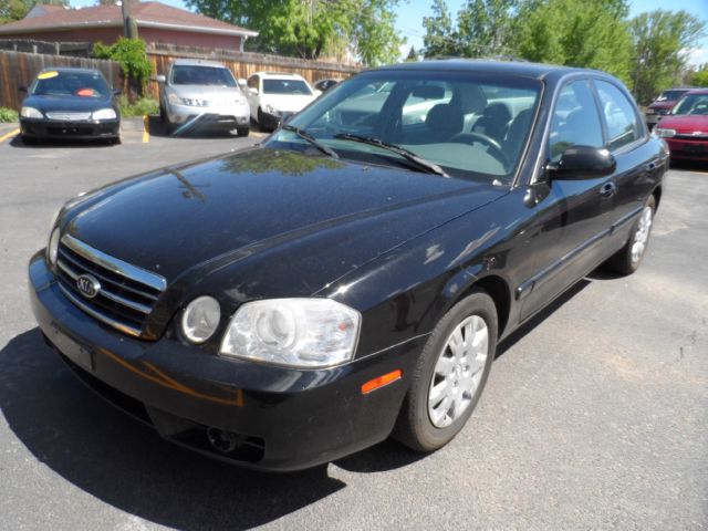 2006 Kia Optima 2lt,awd,7 PASS