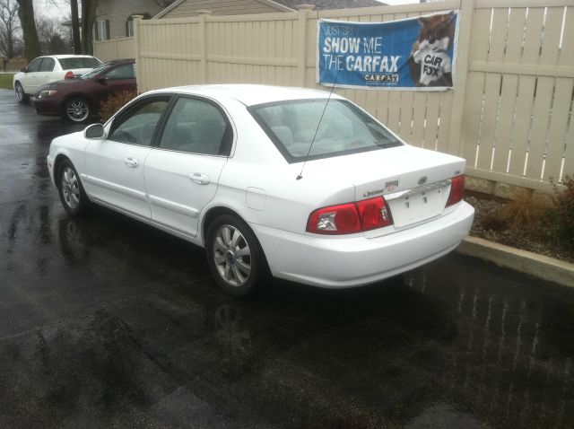 2006 Kia Optima 2006 Ford LX