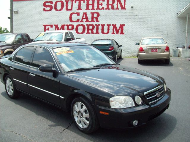 2006 Kia Optima 2006 Ford LX