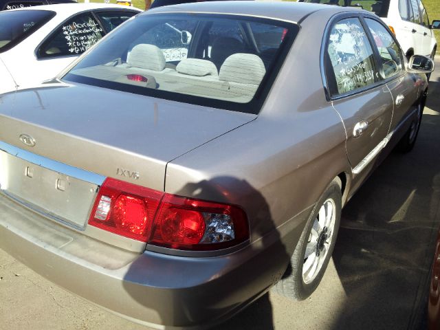 2006 Kia Optima 2006 Ford LX