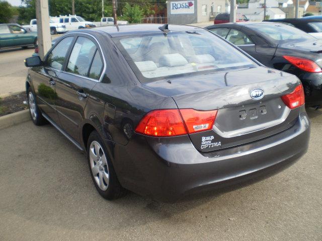 2010 Kia Optima Cab/chassis DRW