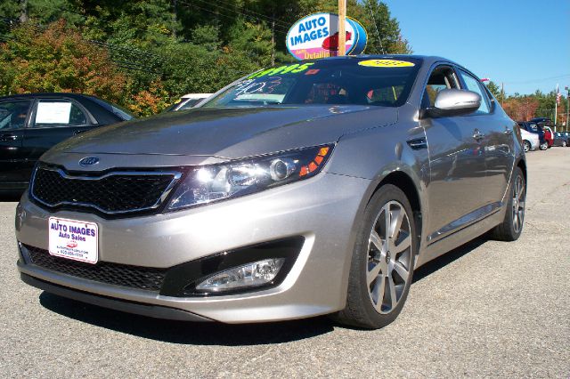 2011 Kia Optima AWD, REAR DVD, Navigation, 3RD ROW, Mem/heat Seats