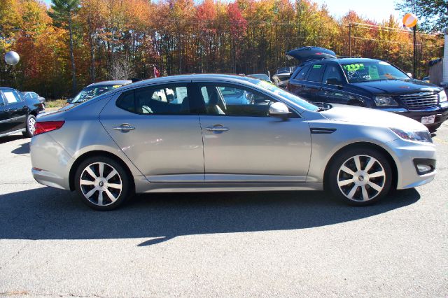 2011 Kia Optima AWD, REAR DVD, Navigation, 3RD ROW, Mem/heat Seats