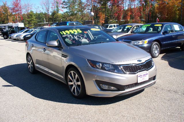 2011 Kia Optima AWD, REAR DVD, Navigation, 3RD ROW, Mem/heat Seats