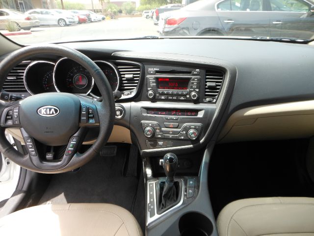 2011 Kia Optima Open-top