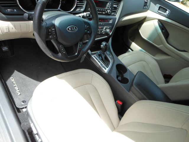 2011 Kia Optima Open-top