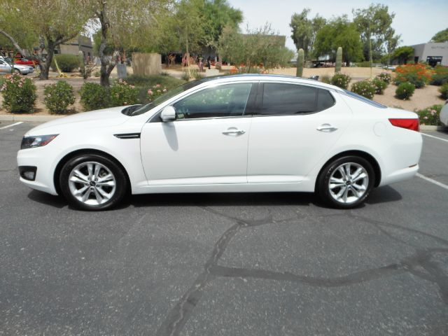 2011 Kia Optima Open-top