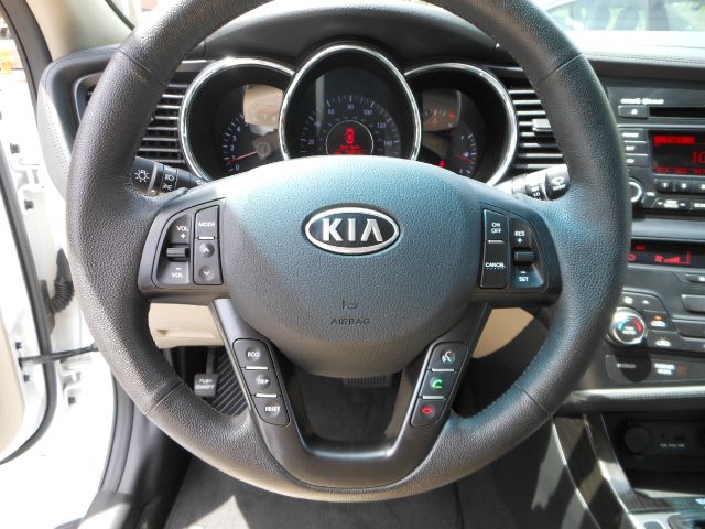 2011 Kia Optima Open-top