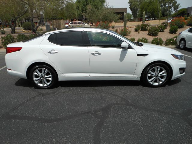 2011 Kia Optima Open-top