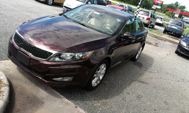 2013 Kia Optima 2.0T Avant Quattro