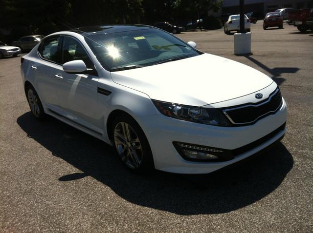 2013 Kia Optima AWD, REAR DVD, Navigation, 3RD ROW, Mem/heat Seats